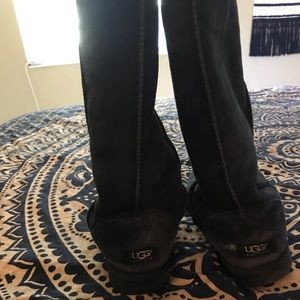 Black tall uggs